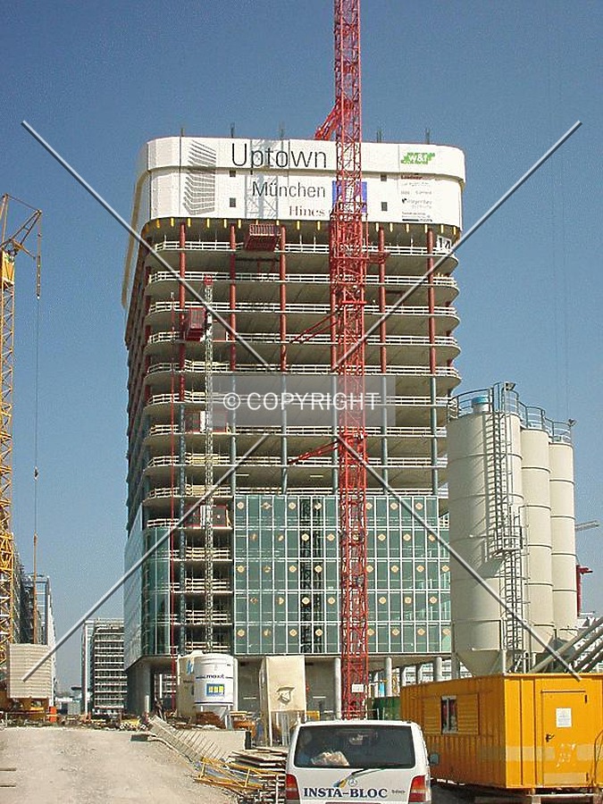 Hochhaus Uptown München by Nephilim