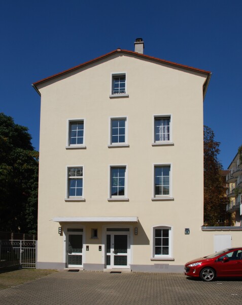 Alfred-Brehm-Platz 9