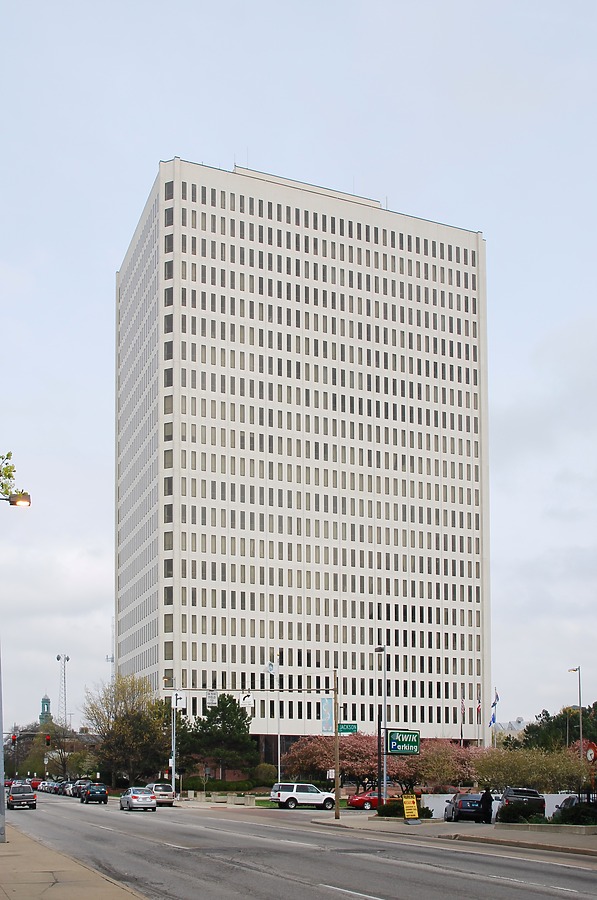 Michael DiSalle Government Center by Huopa
