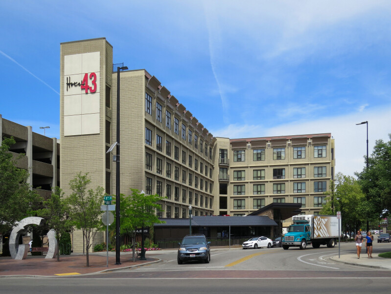 Hotel 43