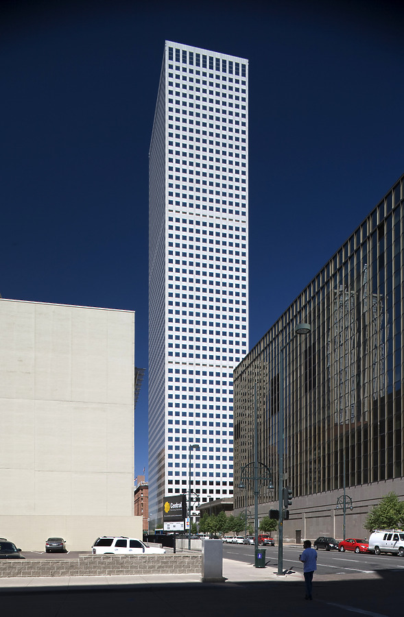 Republic Plaza by Pavel Toczynski
