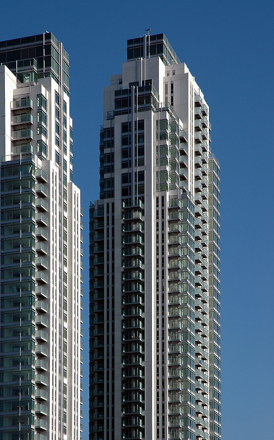 Pan Peninsula East Tower by Jonathan Smith