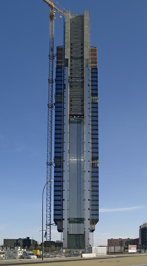 Torre Caja Madrid by Cesar Serrano