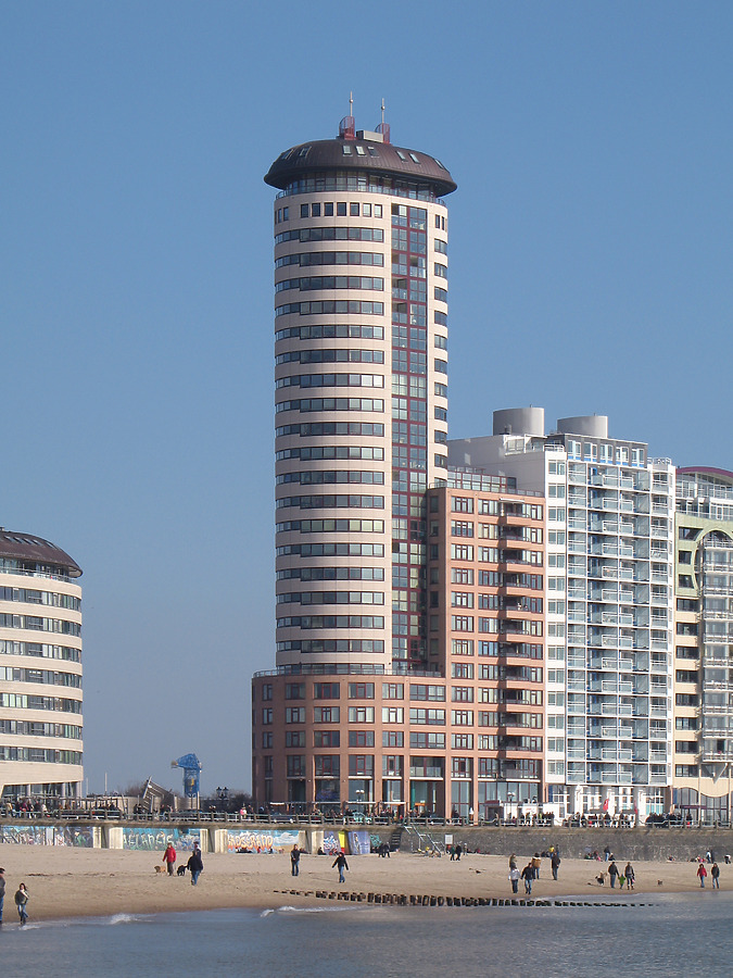 Sardijntoren by Michiel van Dijk