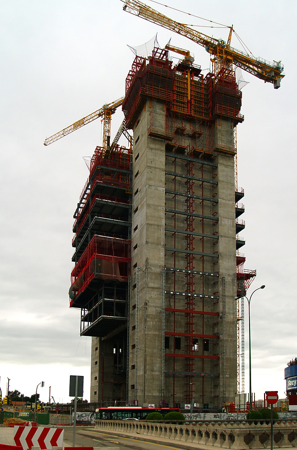 Torre Caja Madrid by Cesar Serrano