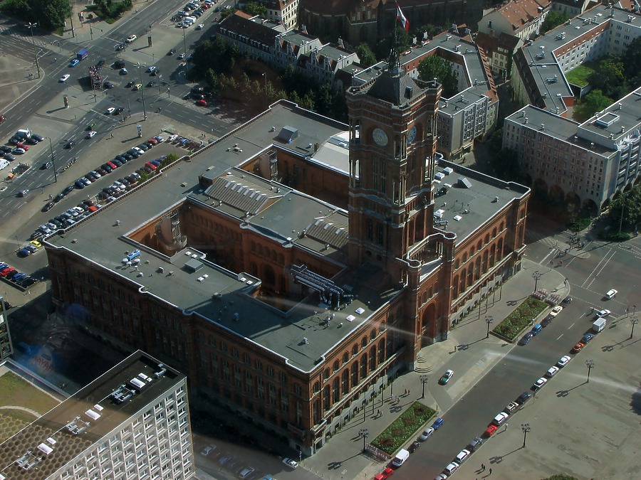 Rotes Rathaus by Edoardo Marchetti