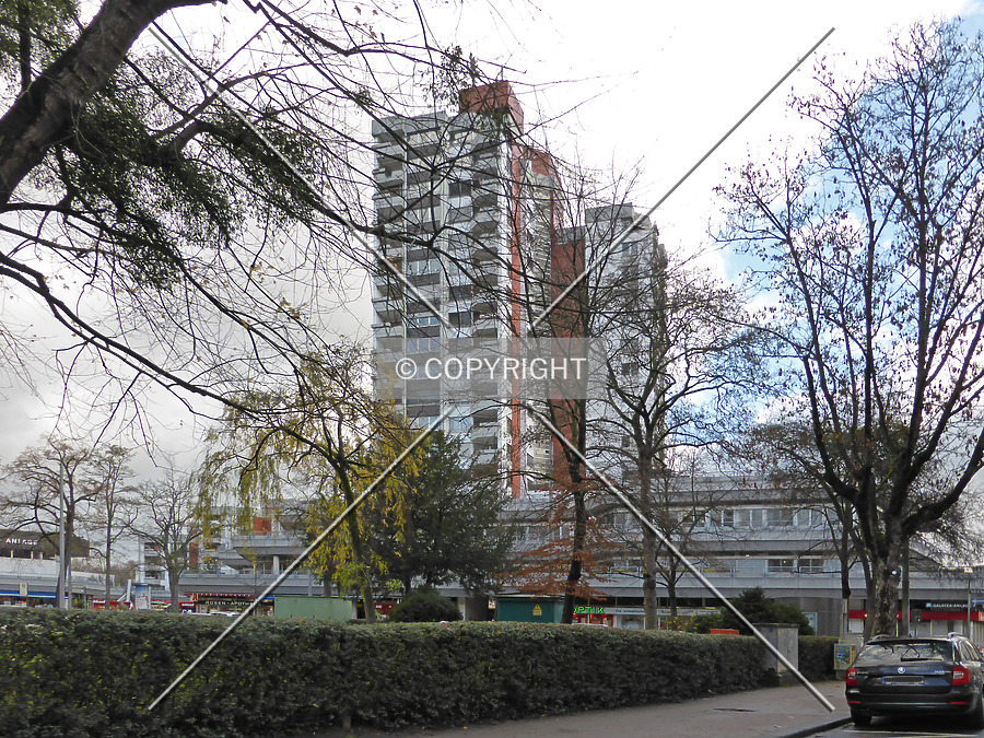 Straße der Republik 17-19 by Nephilim