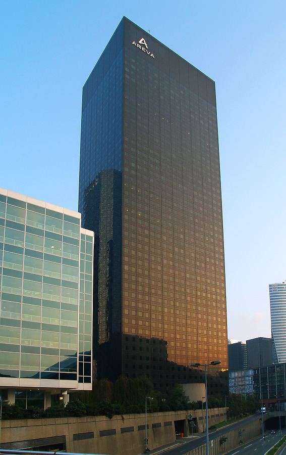 Tour Areva by Cesar Serrano