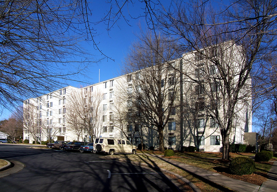 Winston Summit Apartments by John Cahill
