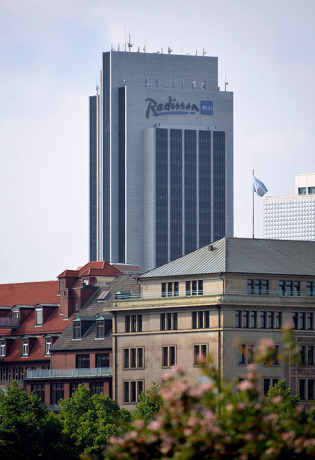 Radisson SAS Hotel Hamburg by John W. Cahill