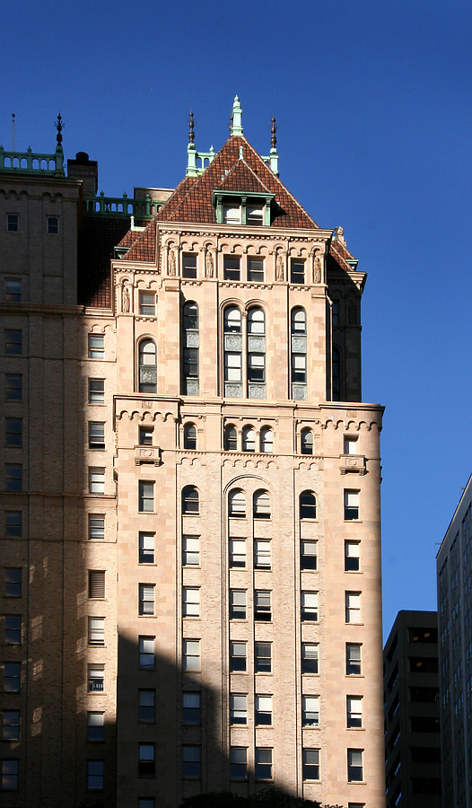 Hunter-Dulin Building by Jim Schwartz