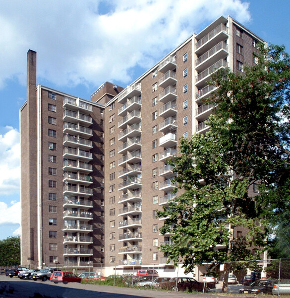 900 Franklin Avenue