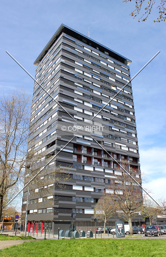 Tour Sarah Bernhardt by Florian Barbier