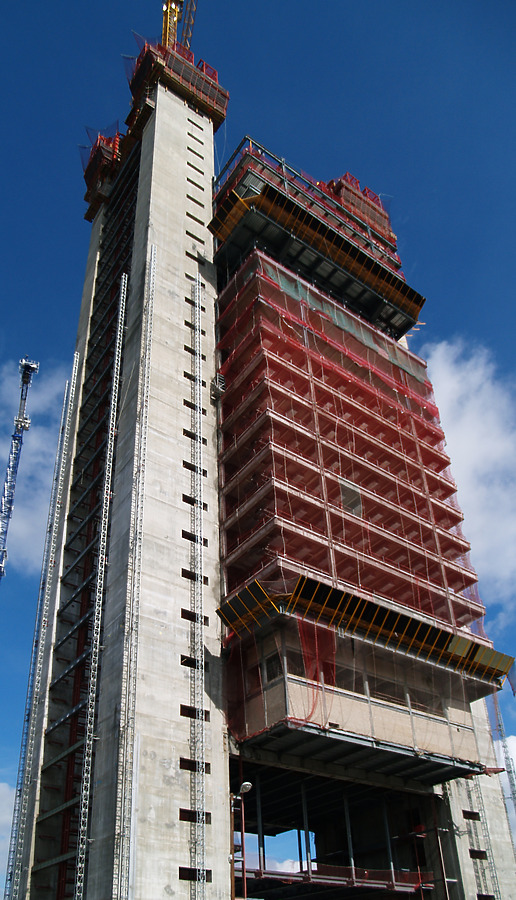 Torre Caja Madrid by Cesar Serrano