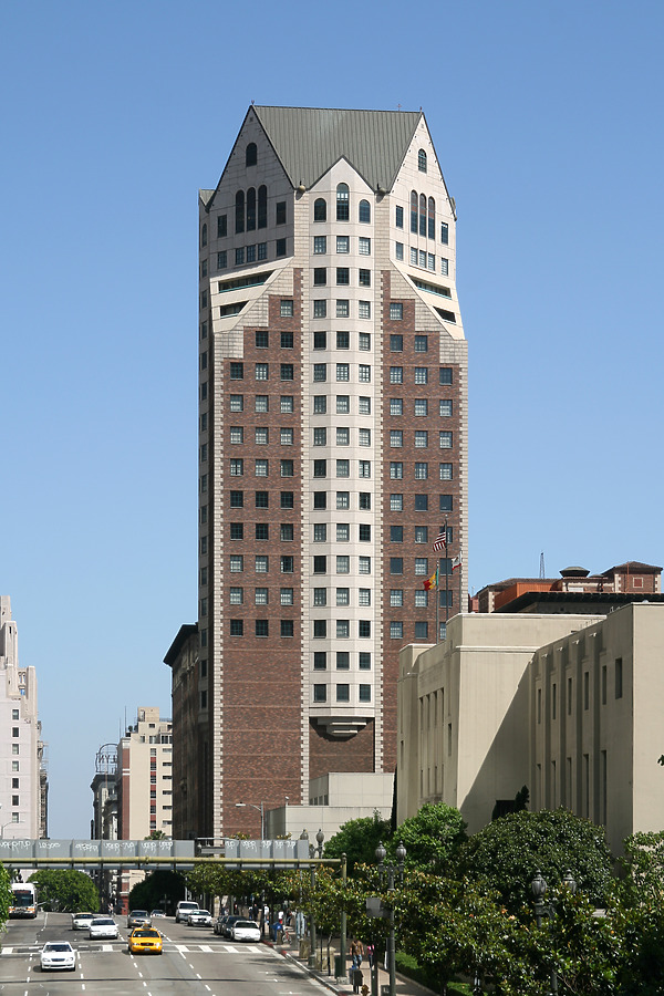 Biltmore Tower by Michiel van Dijk