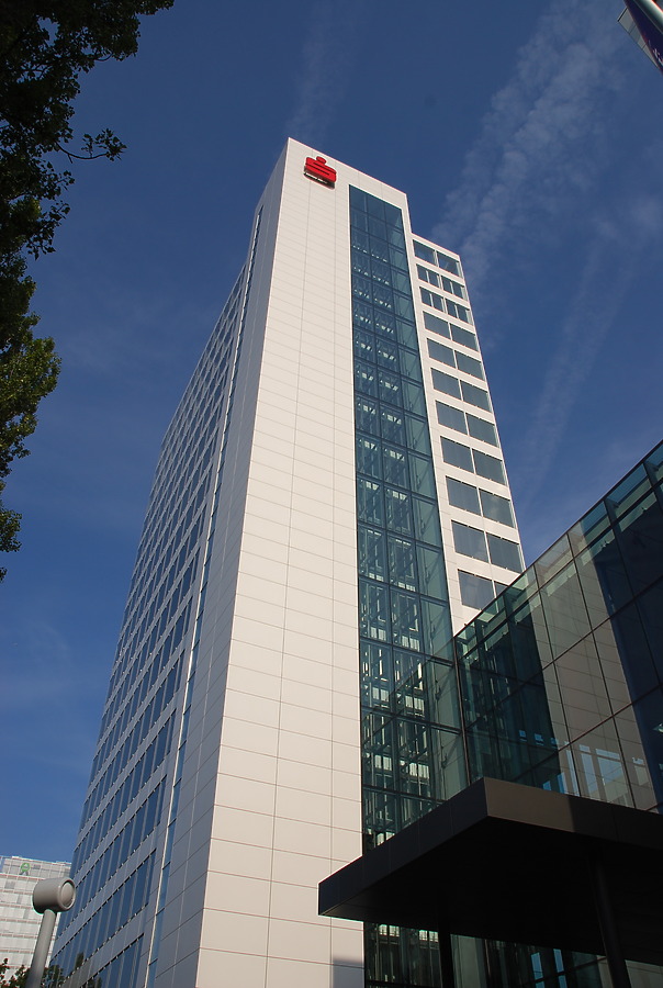 Sparkassen Informatik Hochhaus by Huopa