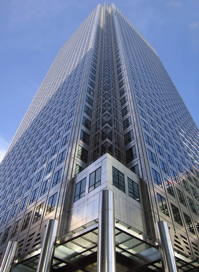 One Canada Square by Wilson Ling