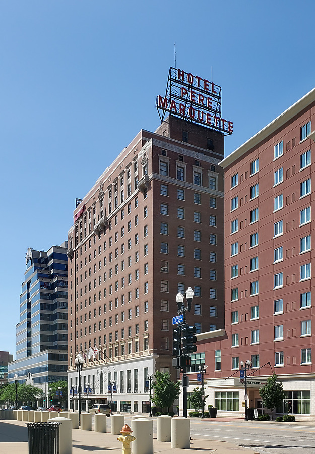 Hotel Père Marquette by Ryan Hildebrand