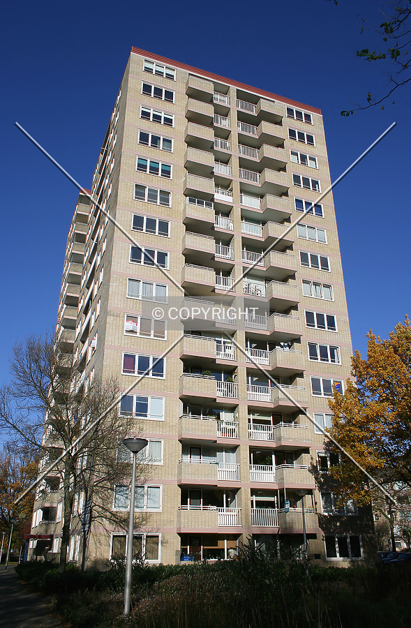 Vanekerstraat 129-363 by René Hogendijk