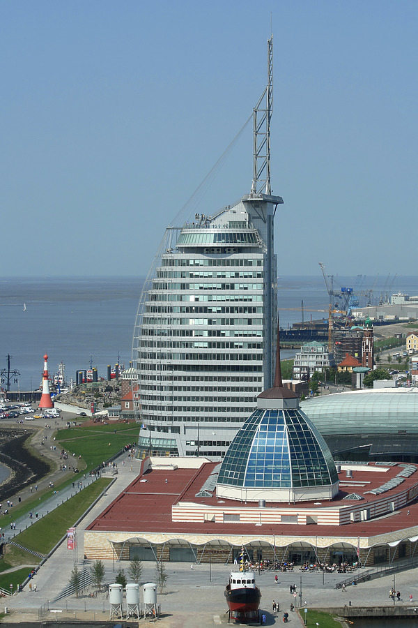Atlantic Hotel Sail City by Michiel van Dijk