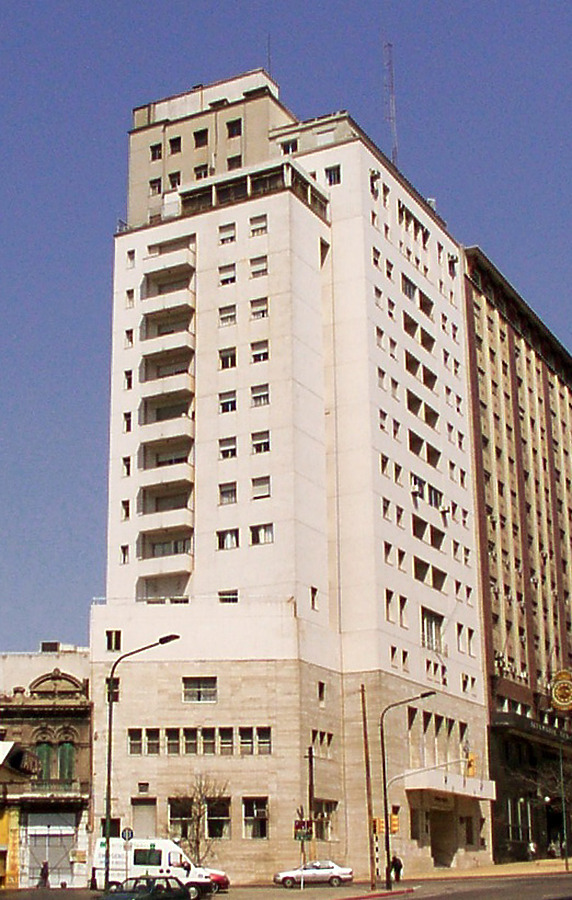 Centro Militar by Daniel Kieckhefer