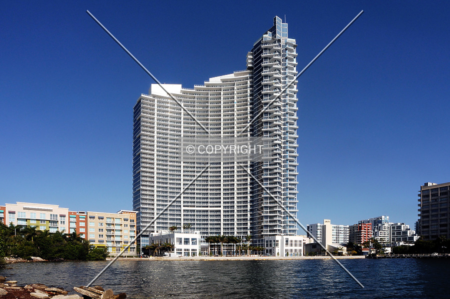 Paramount Bay at Edgewater Square by Jorge Molina