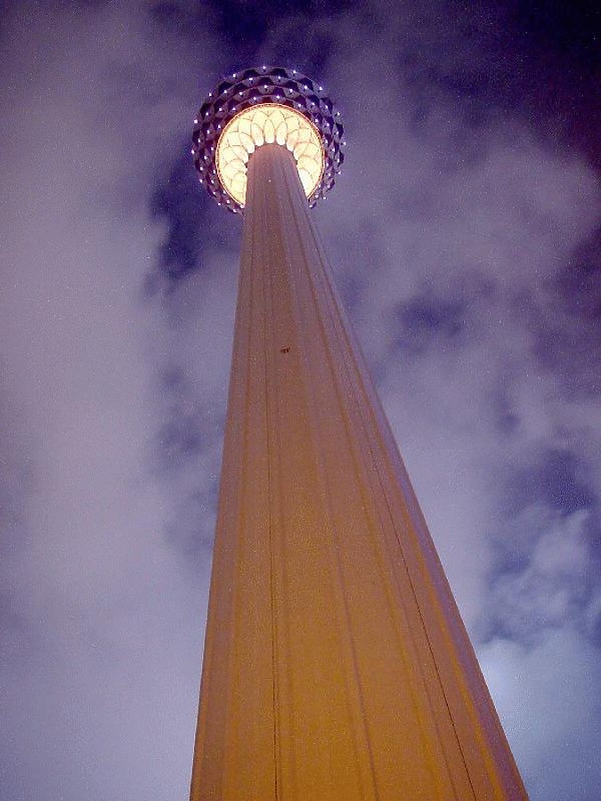 Menara Kuala Lumpur by Edmund Teo