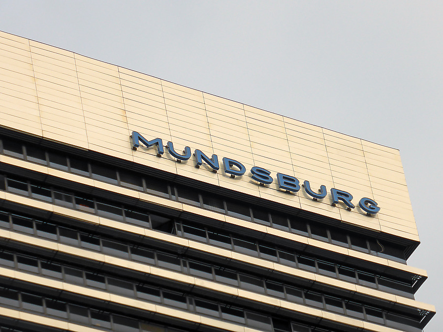 Mundsburg Turm I by Der Hamburger