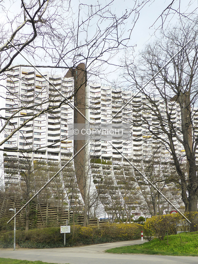 Wohnpark Alterlaa - Block C1-C4 by Nephilim