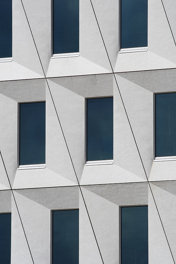 Stadskantoor Leyweg by Michiel van Dijk