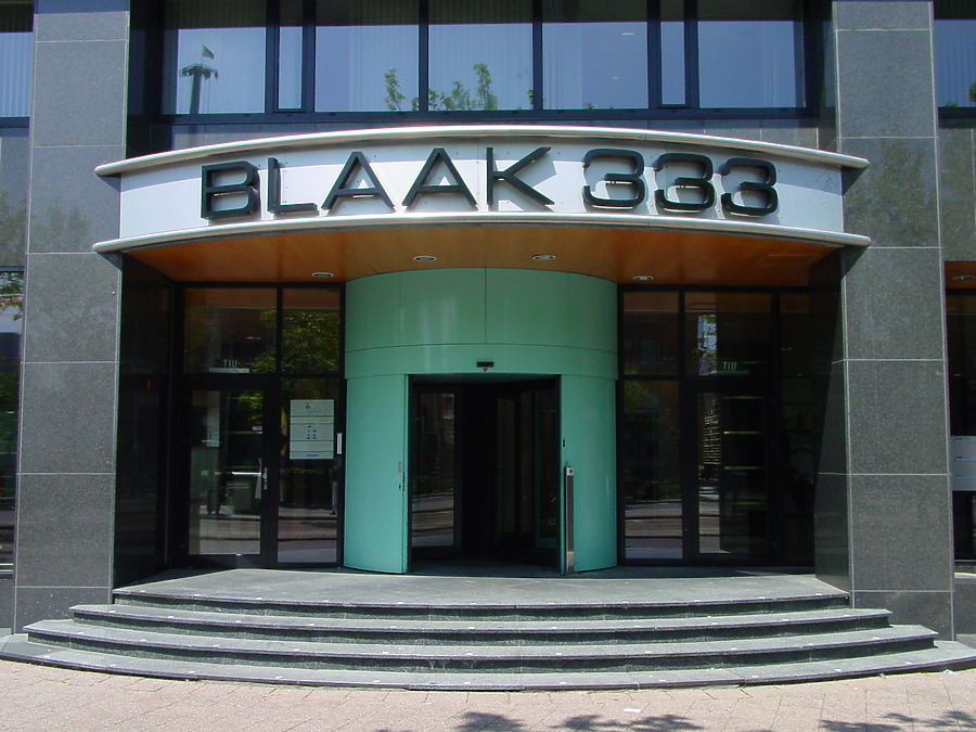 Blaak 333 by Michiel van Dijk
