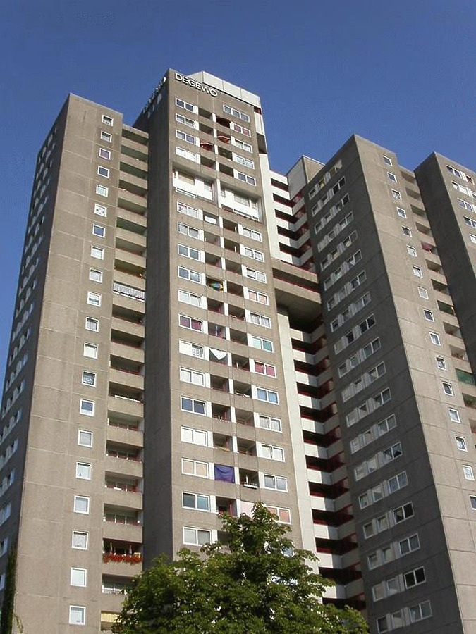 Joachim-Gottschalk-Weg 1 by Cesar Serrano