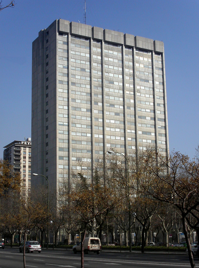 Ministerio de Comercio by Cesar Serrano