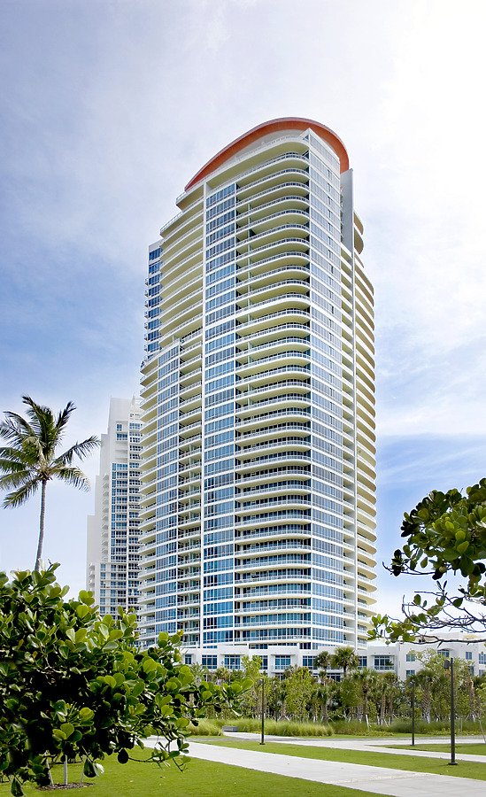 Continuum on South Beach, South Tower by Jim Schwartz