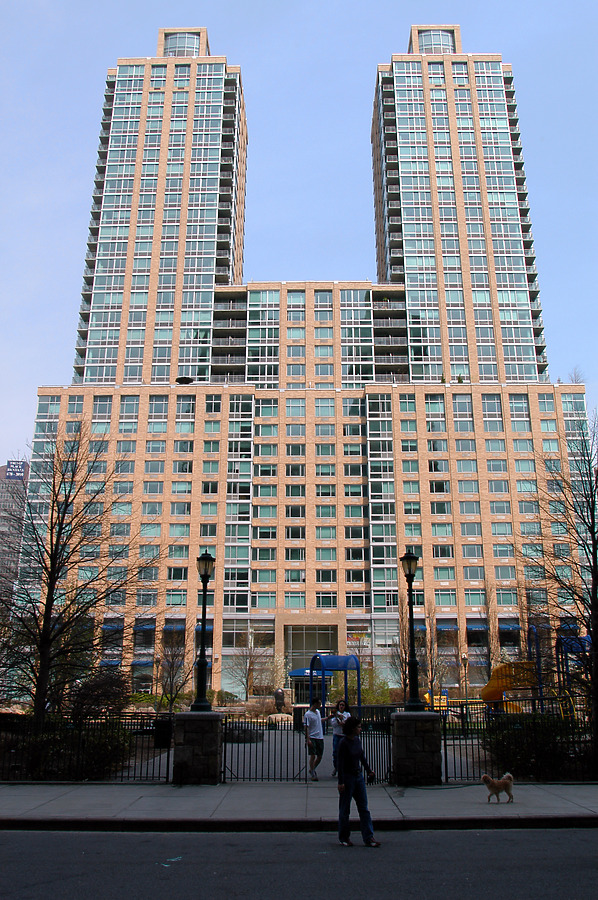 Archstone 101 West End by Scott Murphy