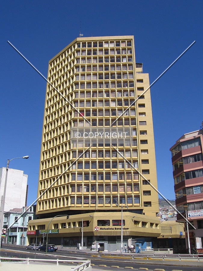 Edificio Benalcázar 1000 by Rodrigo Salas