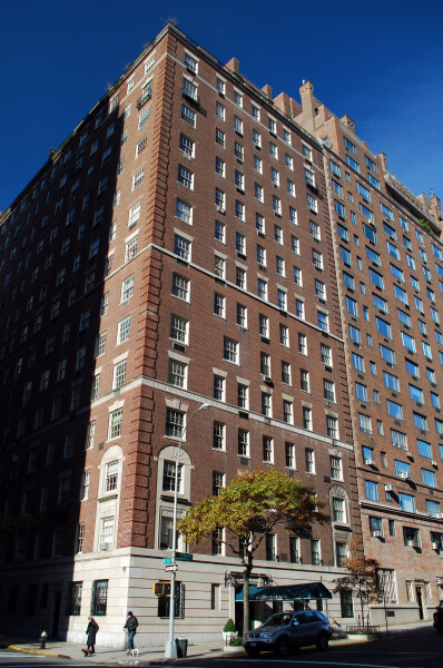 14 Sutton Place South