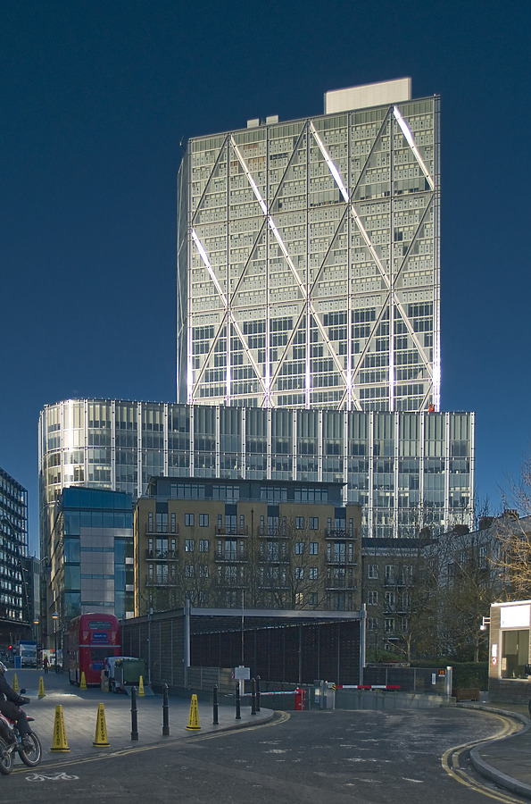 The Broadgate Tower by Cesar Serrano