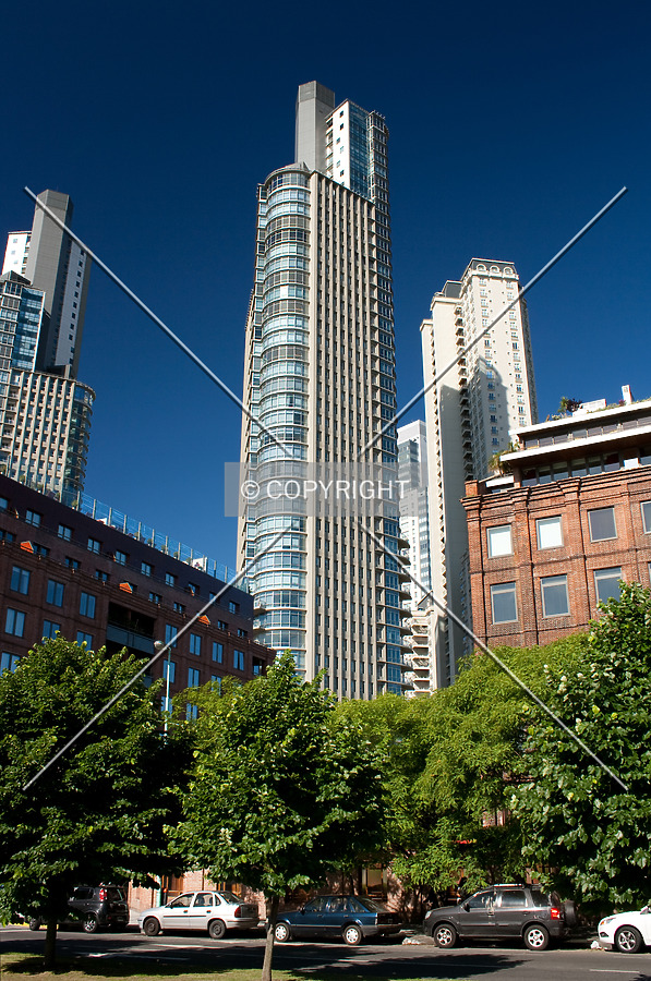 Mulieris torre Sur by Maximiliano Buono