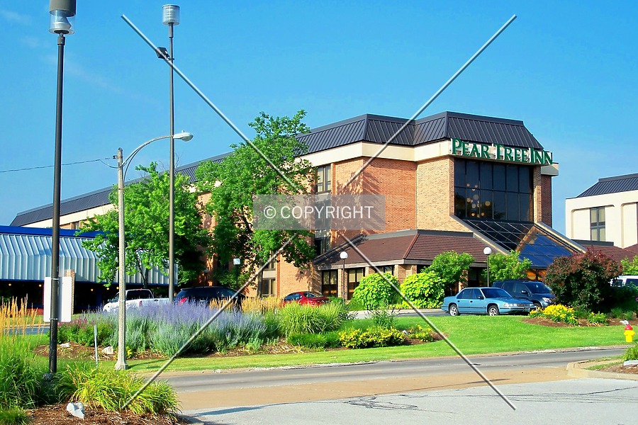 Pear Tree Inn Airport by Ryan Hildebrand