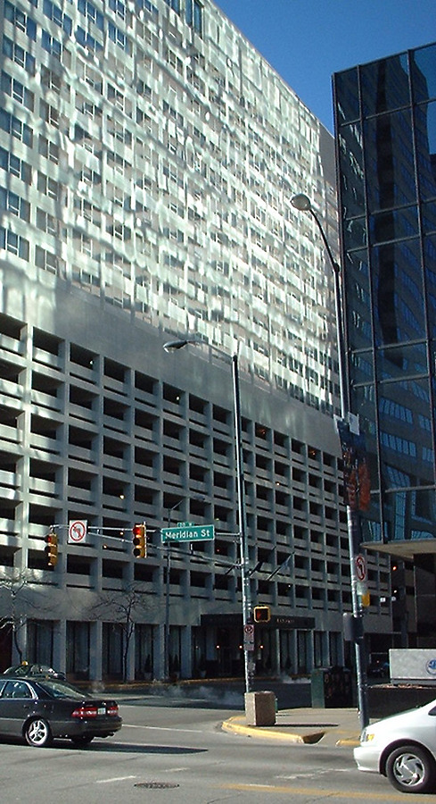 Sheraton Indianapolis City Centre by James Peacock