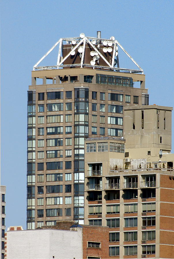 Bristol Plaza Apartments by Scott Murphy