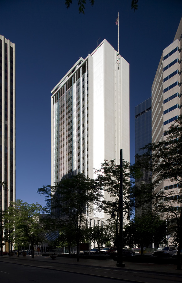 621 17th Street by Pavel Toczynski