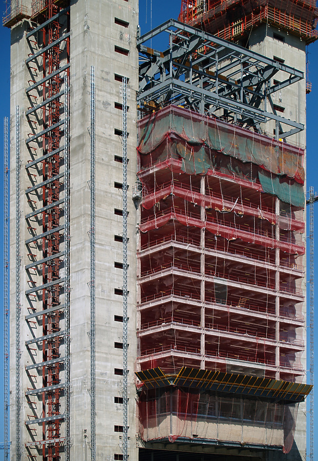 Torre Caja Madrid by Cesar Serrano