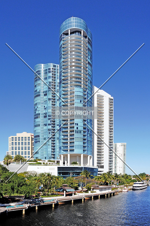 Las Olas River House by Jorge Molina