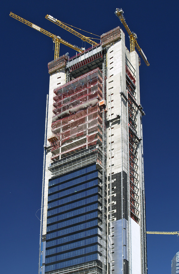 Torre Caja Madrid by Cesar Serrano