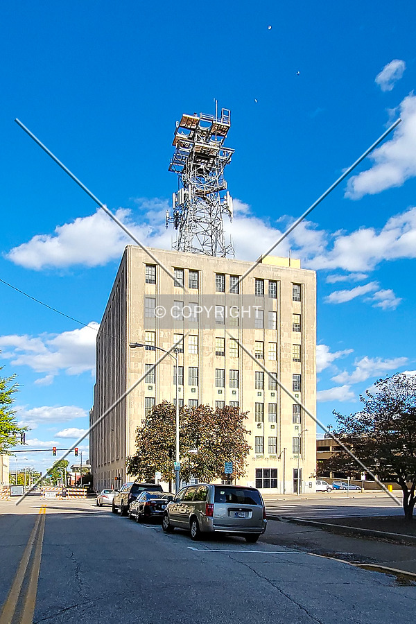 AT&T Building by Ryan Hildebrand