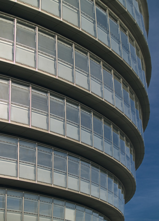 London City Hall by Cesar Serrano