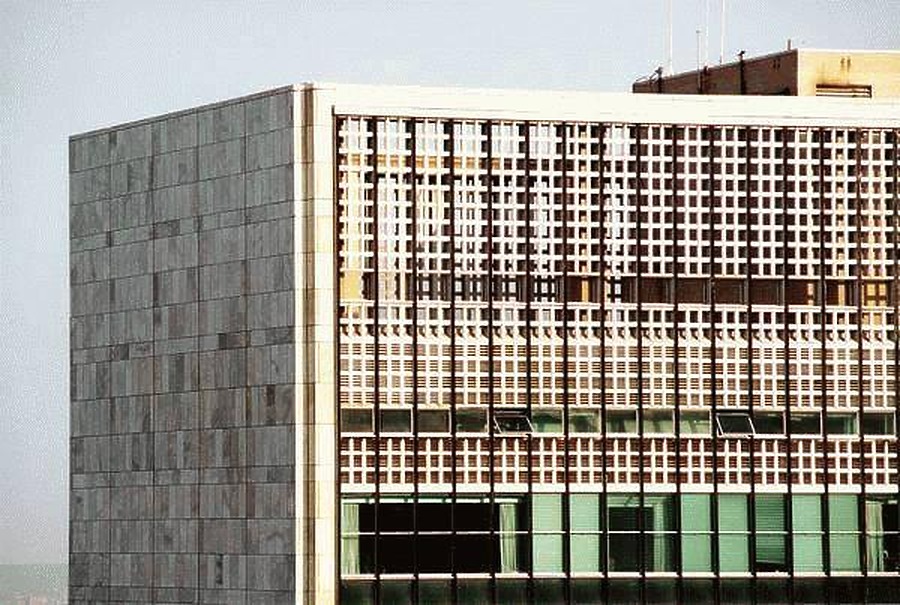 United Nations Secretariat Building by Scott Murphy