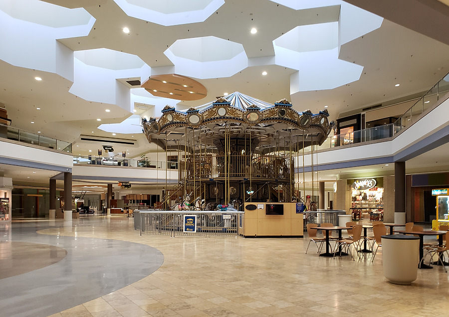 Chesterfield Mall by Ryan Hildebrand